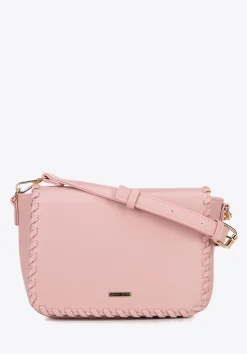 Damska crossbody z obszytą klapą różowa>WITTCHEN New
