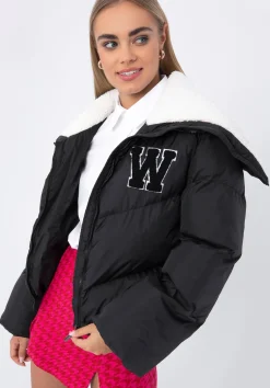 Damska kurtka oversize z kołnierzem podszytym sztucznym barankiem czarna>WITTCHEN Fashion