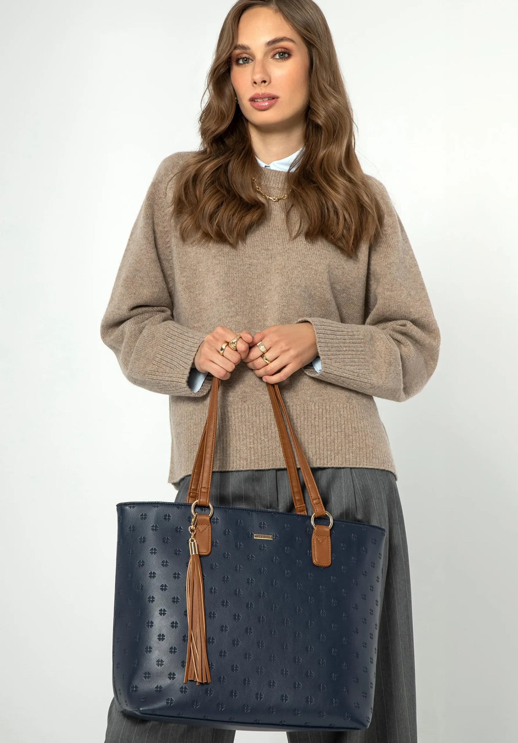 Damska shopperka w drobny monogram granatowo - brązowa>WITTCHEN Outlet
