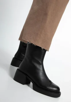 Damskie botki skórzane z monogramem czarne><noscript><img width=