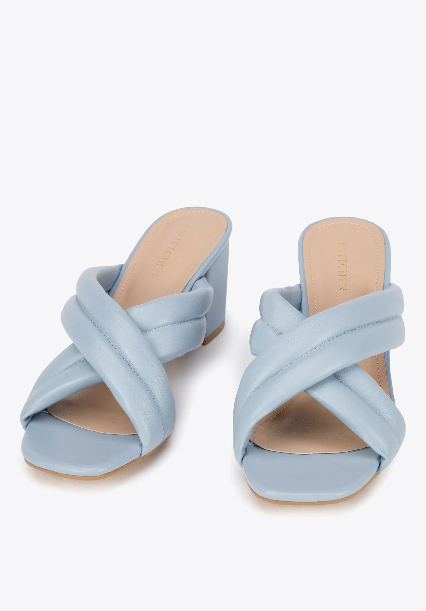 Damskie klapki pikowane z paskami na krzyż jasny niebieske>WITTCHEN Fashion