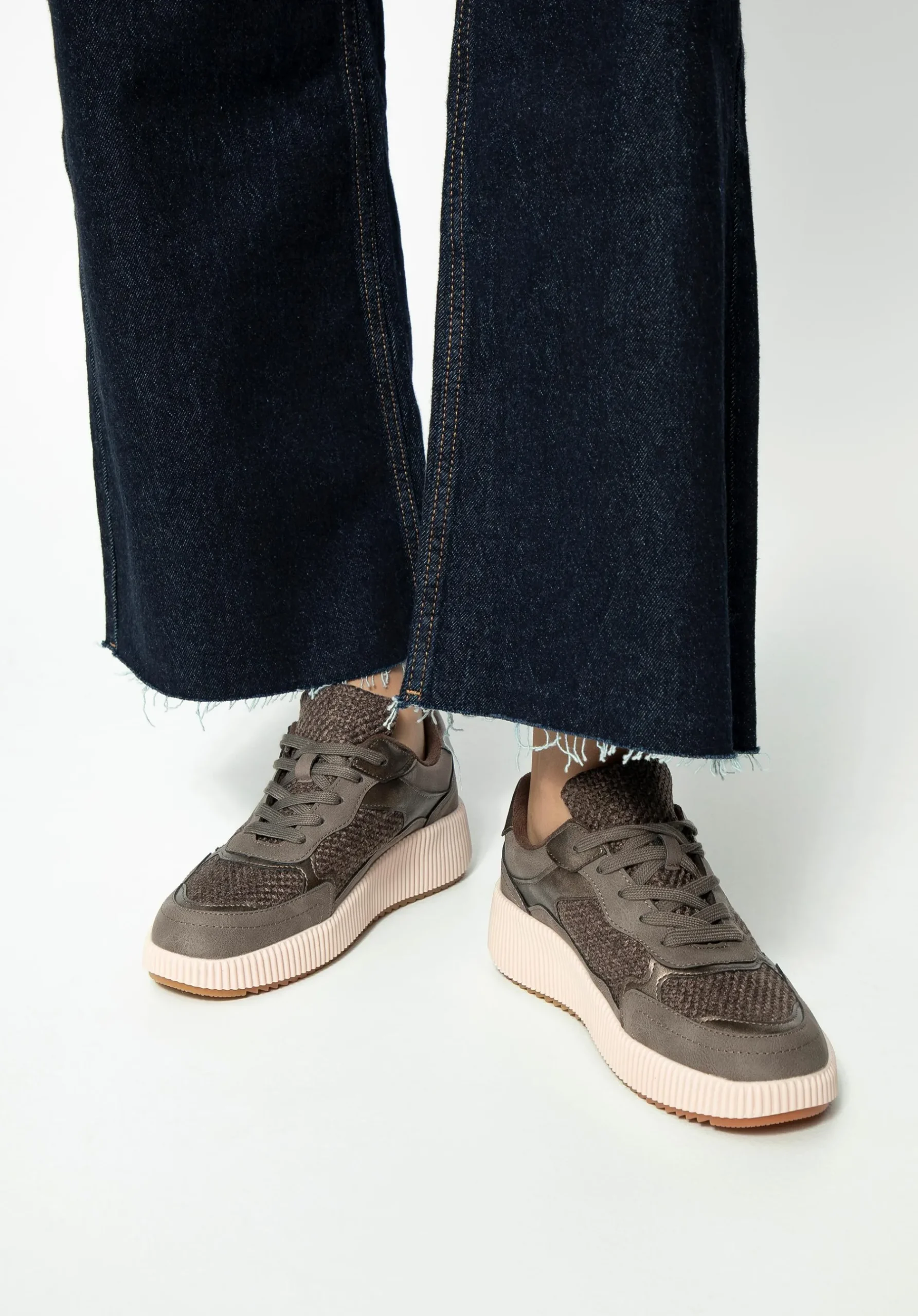 Damskie sneakersy na grubej platformie szaro - brązowe>WITTCHEN Clearance