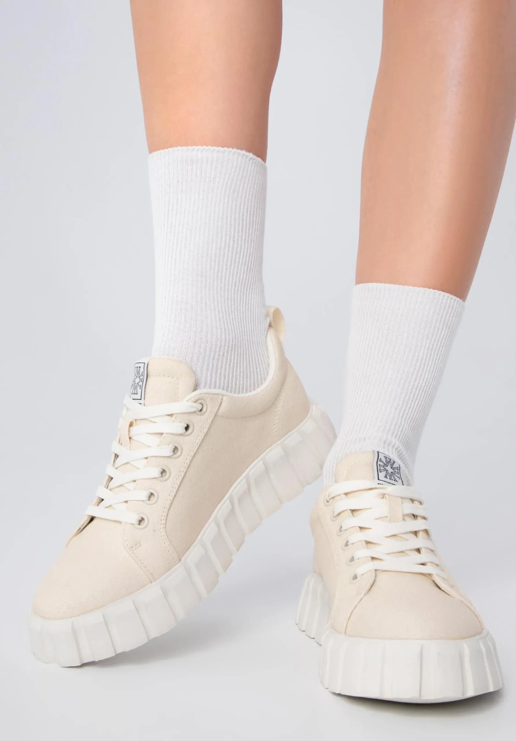 Damskie sneakersy na platformie jasny beż>WITTCHEN Best