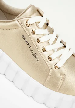 Damskie sneakersy skórzane na grubej platformie złote><noscript><img data-lazyloaded=