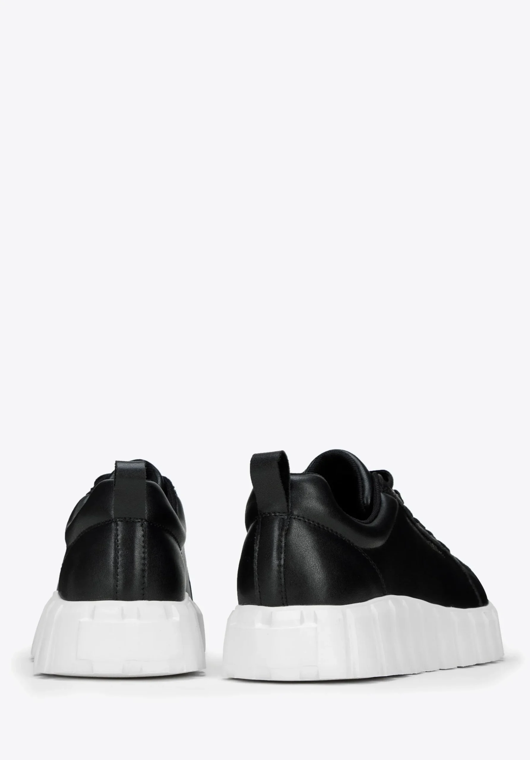 Damskie sneakersy skórzane na grubej platformie czarne>WITTCHEN Clearance