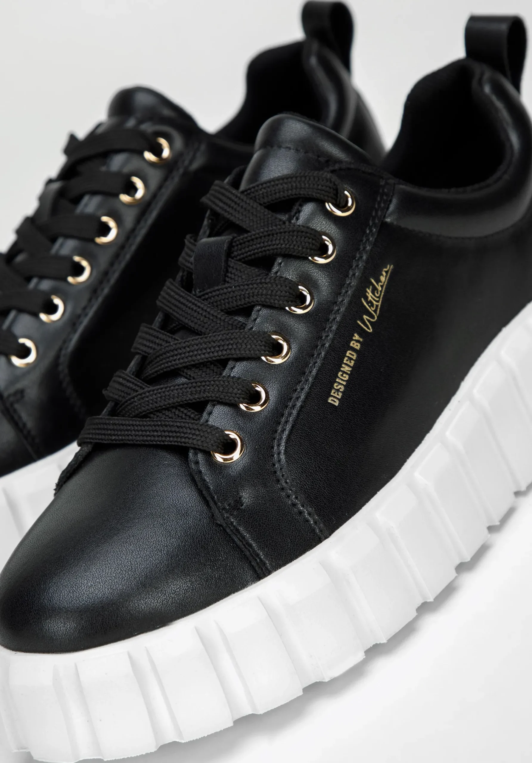 Damskie sneakersy skórzane na grubej platformie czarne>WITTCHEN Clearance