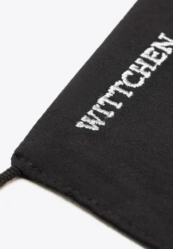 Maseczka bawełniana profilowana z białym logo czarna>WITTCHEN New