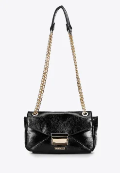 Minitorebka crossbody z połyskującej ekoskóry czarna><noscript><img data-lazyloaded=