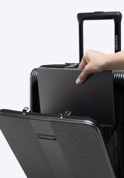 Walizka kabinowa z polikarbonu z kieszenią na laptopa 15" czarna><noscript><img data-lazyloaded=